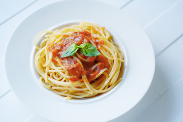 спагетти с томатным соусом