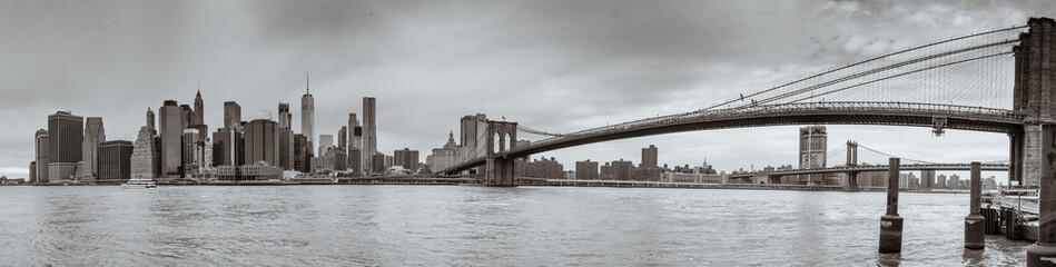 skyline - brooklyn bridge - new york