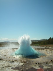 explosion d'un Geyser en Islande