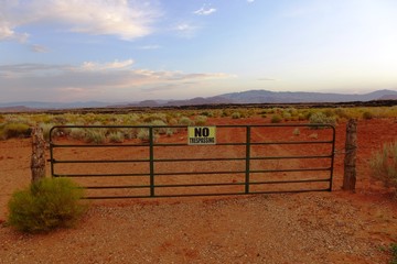 Betreten verboten - Eingangstor einer Ranch