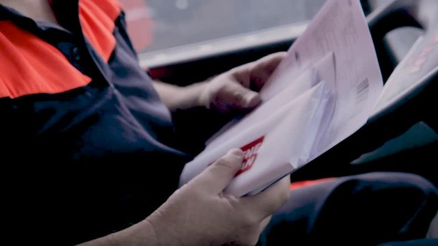 Driver transporter manipulating delivery notes