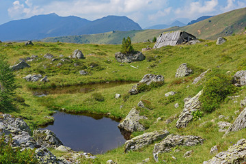Fototapeta na wymiar Bergpanorama mit Tümpel von der Turracherhöhe - Kärnten