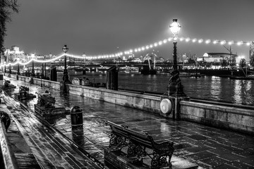 The wonderful banks of River Thames in London - a romantic place - LONDON / GREAT BRITAIN - DECEMBER 6, 2017