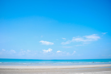Fototapeta premium Beach and Blue sky background. Tropical island beach relax. Exotic landscape of ocean wave Phuket island. Thailand Travel