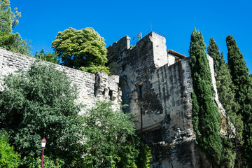 Fototapeta na wymiar Sommières, le château.