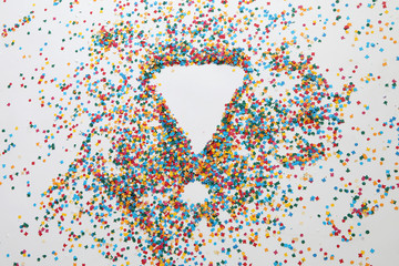 Ausrufezeichen mit Konfetti