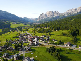 Dolomiten aus der Luft