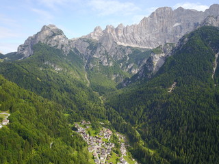 Fototapeta na wymiar Dolomiten aus der Luft