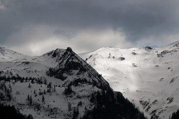 Sonnenstrahlen in den Bergen