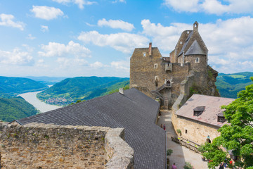 Fototapeta na wymiar castle Aggstein - old castle and Danube river in Wachau, Austria