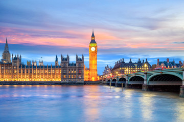 Naklejka na ściany i meble Big Ben and Houses of parliament at twilight