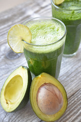 smoothie with avocado and lime
