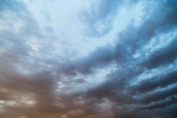 Obraz premium Clouds at sunset as background