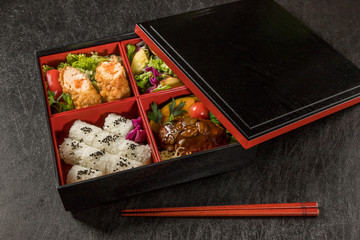 ハンバーグ弁当　Bento of hamburger steak