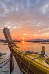 Papier Peint photo autocollant Railay Beach, Krabi, Thaïlande Traditional long-tail boat on the beach in Thailand