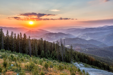 Fototapeta na wymiar Dramatic sunset in the mountain