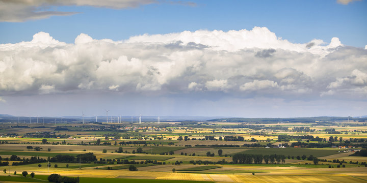 Sommerblick vom Desenberg bei Warburg in die Warburger B&ouml;rde