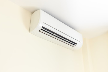 Air conditioner mounted on wall