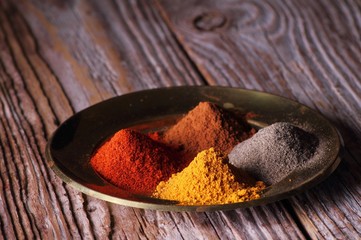 Plate with aromatic powder spices