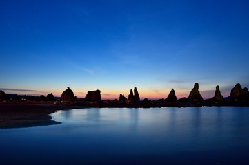 橋杭岩のよあけ