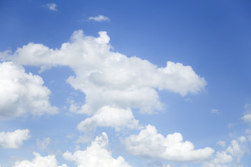 Obraz na płótnie Canvas lue sky background with beautiful white clouds.