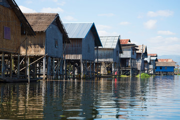 Obraz premium Old traditional Burmese house in a fishing village on the Inle lake. Burma