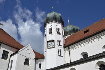 Türme der Klosterkirche Seeon