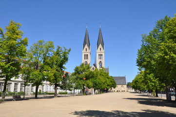 Fototapeta na wymiar Dom St. Stephanus und St. Sixtus in Halberstadt