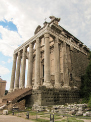 Fototapeta na wymiar Temple of Antoninus and Faustina in the Roman Forum