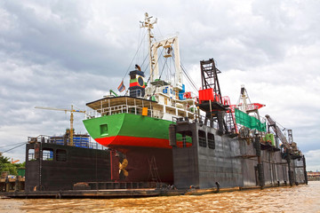 Fototapeta premium Schiff im Trockendock