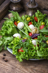 Spicy spring vegetable salad