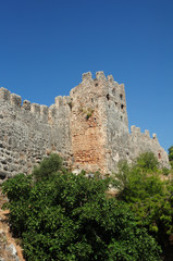 Fototapeta na wymiar Ancient fortress on the mountain in the Alanya area, Turkey