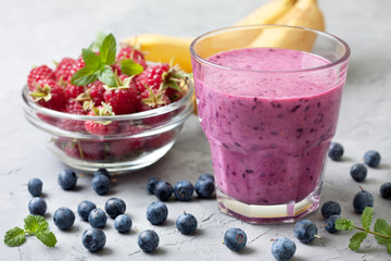 smoothies with blueberries