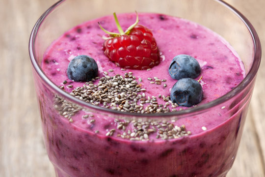 Smoothies with blueberries