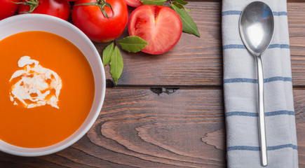 tomato soup with fresh tomatoes and cream