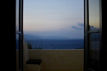 Coucher de soleil depuis une terrasse (Crète / Grèce)