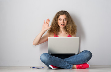 Naklejka premium woman student with laptop