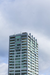 Obraz premium Apartment Building Against Sky in City