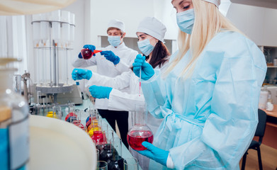 Science technician at work in the laboratory.