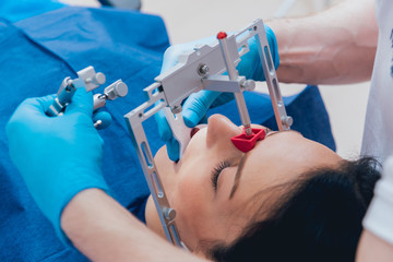 Installation of the face-bow. Functional diagnostics.