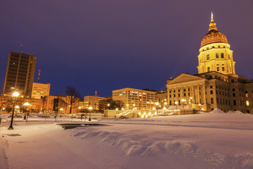 Naklejka premium Topeka, Kansas - entrance to State Capitol Building