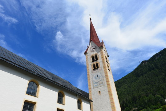 Kath. Pfarrkirche hl. Leonhard in Ried im Oberinntal