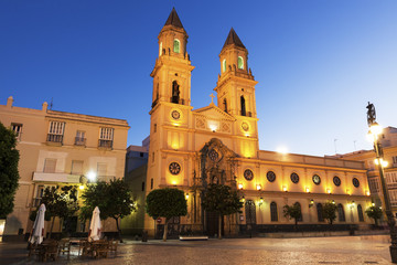 Fototapeta na wymiar San Antonio Church in Cadiz