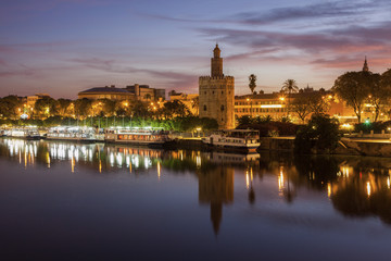 Fototapeta na wymiar Golden Tower in Seville
