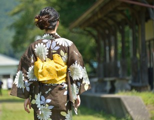 旅・浴衣の女性