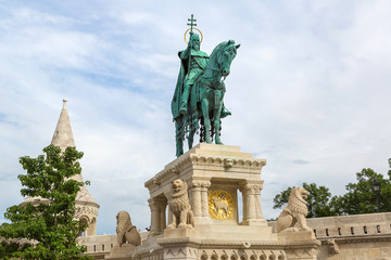 Fototapeta na wymiar Statue of Stephen I in Budapest