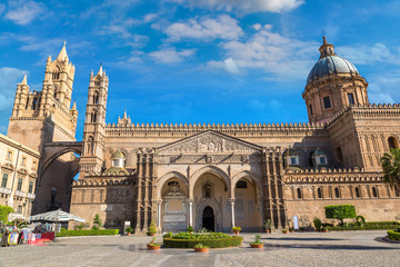 Fototapeta na wymiar Palermo Cathedral in Palermo