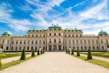 Zelfklevend Fotobehang Belvedere Palace in Vienna, Austria © Sergii Figurnyi