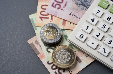 Peso Mexicano, Monedas y billetes  con calculadora