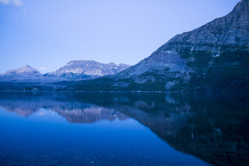 Naklejka na ściany i meble Night view in Glacier National Park